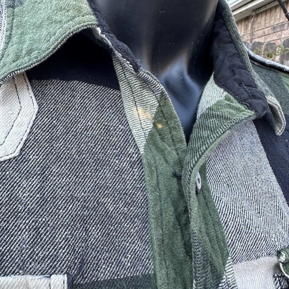 AKDMKS Akademiks Mens Flannel Size Large Green Multicolor Plaid Button Spellout - Picture 3 of 13